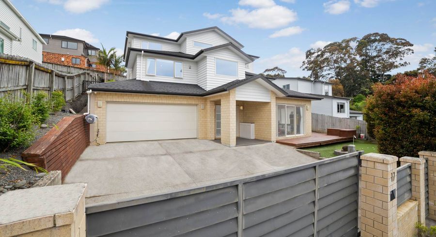  at 17 Bintulu Place, Fairview Heights, Auckland