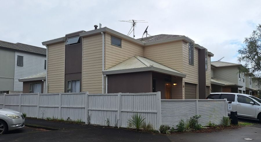  at 37 Verdale Circle, Glen Eden, Waitakere City, Auckland
