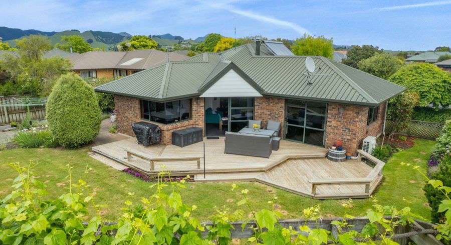  at 10 Stagg Place, Brightwater