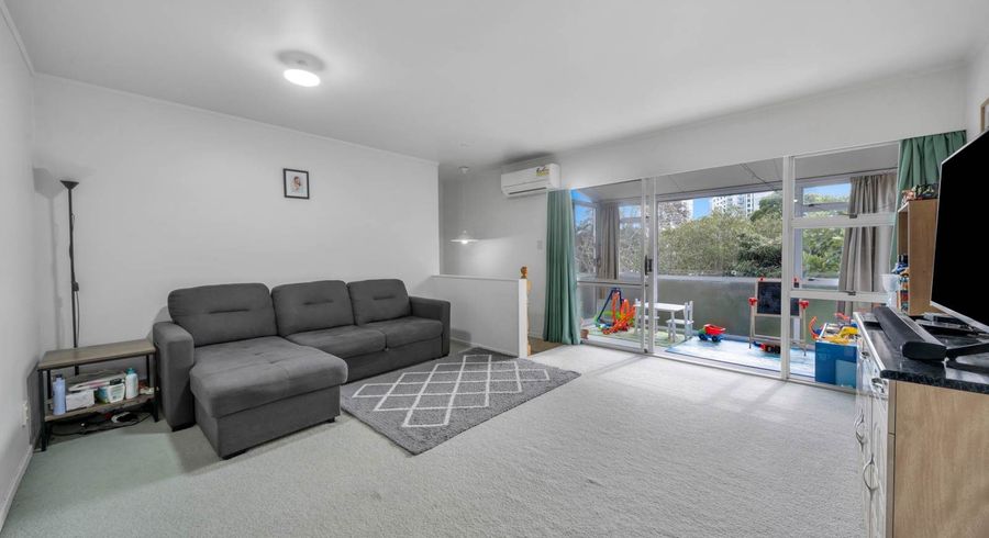  at 5/15A Oates Road, Glen Eden, Waitakere City, Auckland