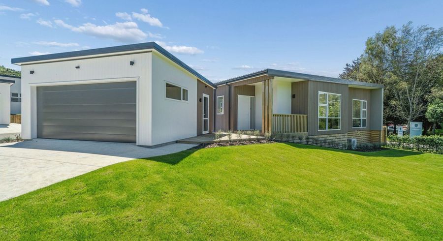  at 12 Manor Park Road, Manor Park, Lower Hutt, Wellington