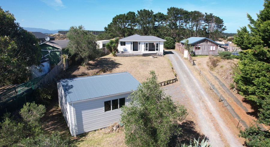  at 4 Alan Lindsay Avenue, Waitarere Beach, Levin