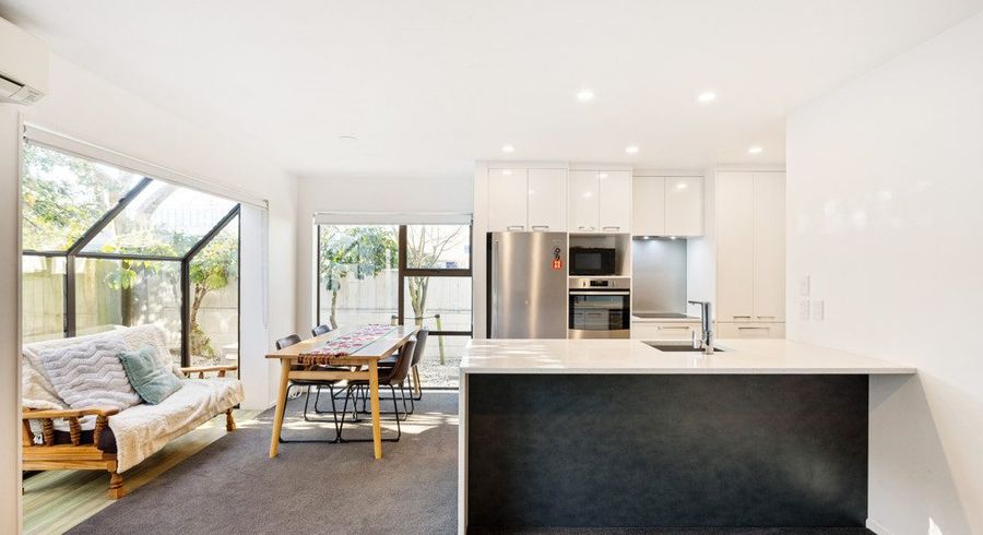  at 2/1 Winchester Street, Merivale, Christchurch City, Canterbury