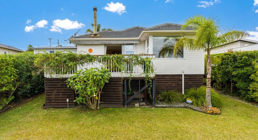  at 27 Shakespear Road, Army Bay, Whangaparaoa