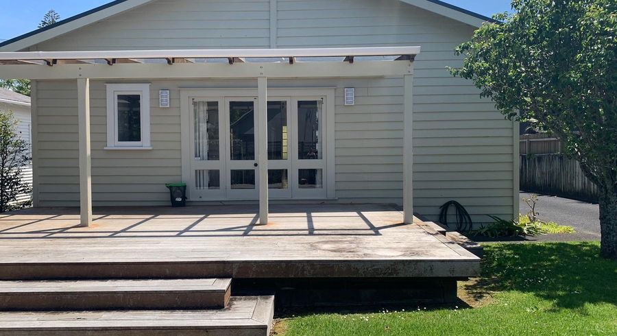  at 8 Formby Avenue, Point Chevalier, Auckland