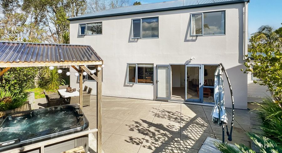  at 14a McHardy Place, Glenfield, North Shore City, Auckland