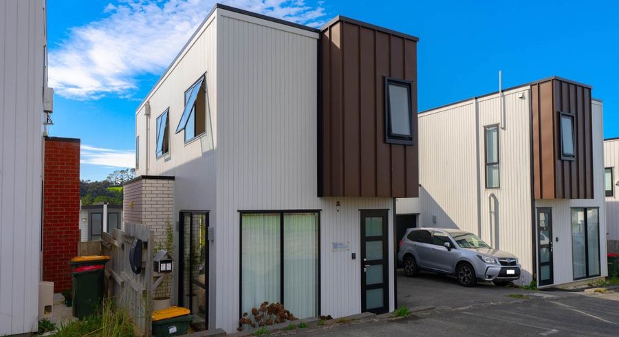  at 12 Waihou Crescent, Albany, North Shore City, Auckland