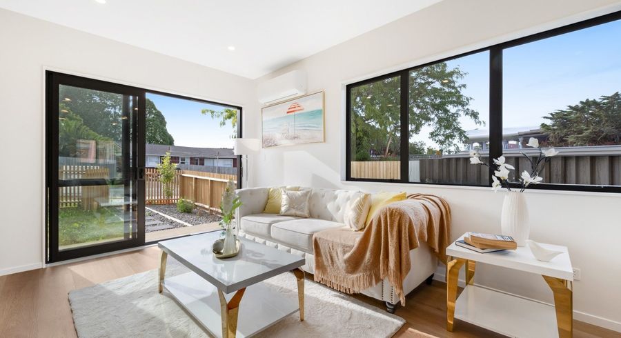  at 2/140 Edgewater Drive, Pakuranga, Manukau City, Auckland