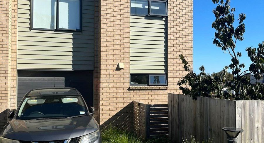  at 1 Pangu Way, Mangere, Manukau City, Auckland