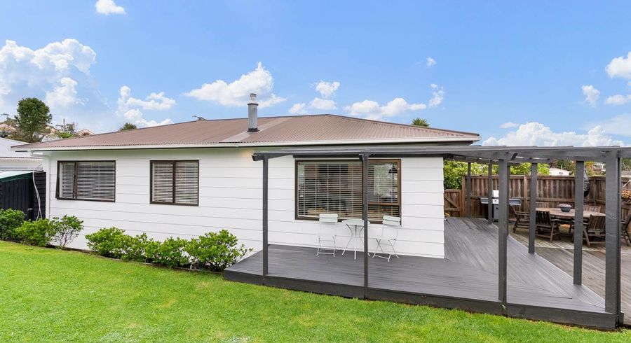  at 1/11 Longreach Drive, Sunnyvale, Waitakere City, Auckland