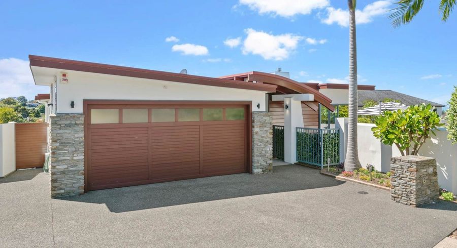  at 8 St Clair Place, Browns Bay, North Shore City, Auckland
