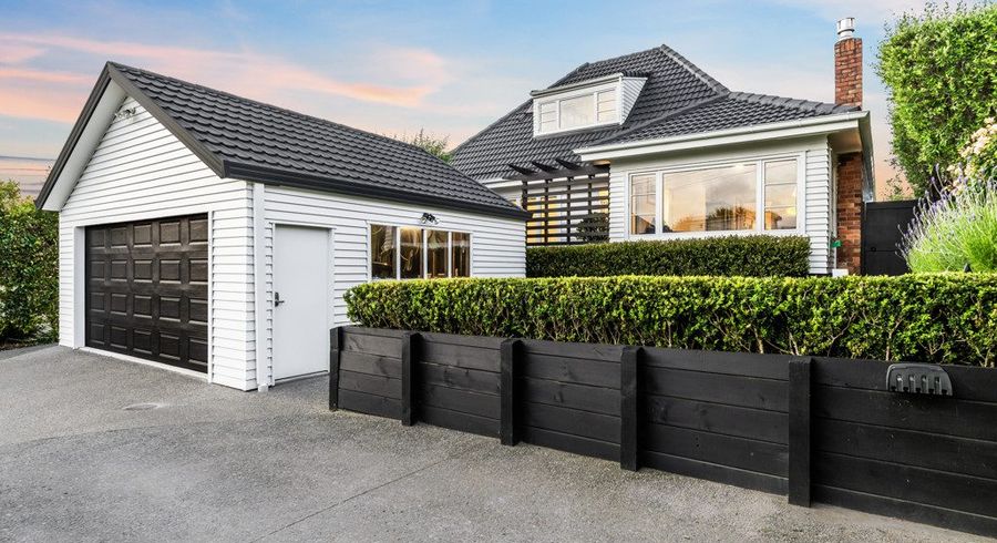  at 4 Kinder Place, Meadowbank, Auckland