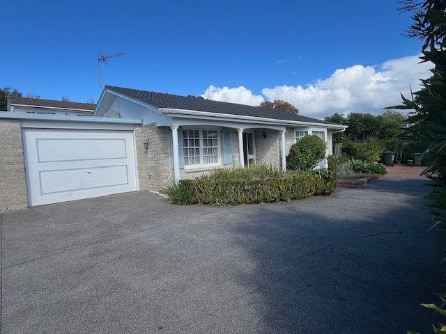  at 11B Beaconview Rise, Farm Cove, Manukau City, Auckland