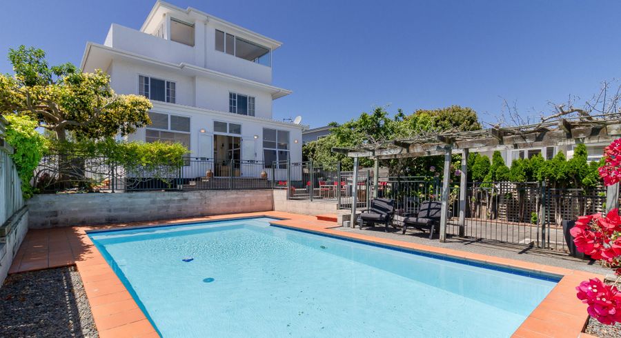  at 8 Gladstone Road, Bluff Hill, Napier