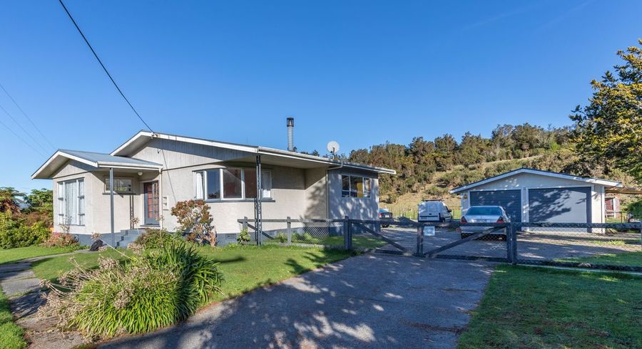  at 1402 Main Road, Stillwater, Greymouth