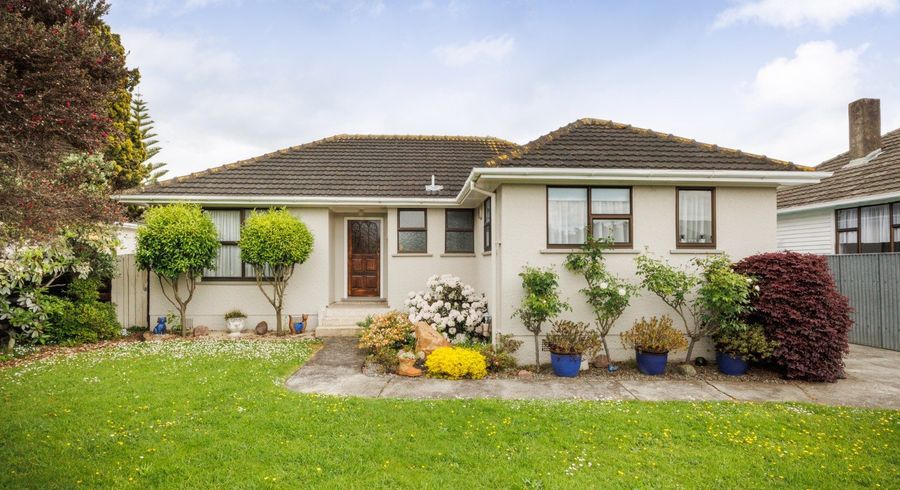  at 9 Bristol Crescent, Roslyn, Palmerston North, Manawatu / Whanganui