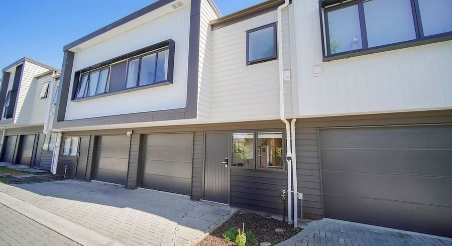  at 15d Pipitea Place, Massey East, Waitakere City, Auckland