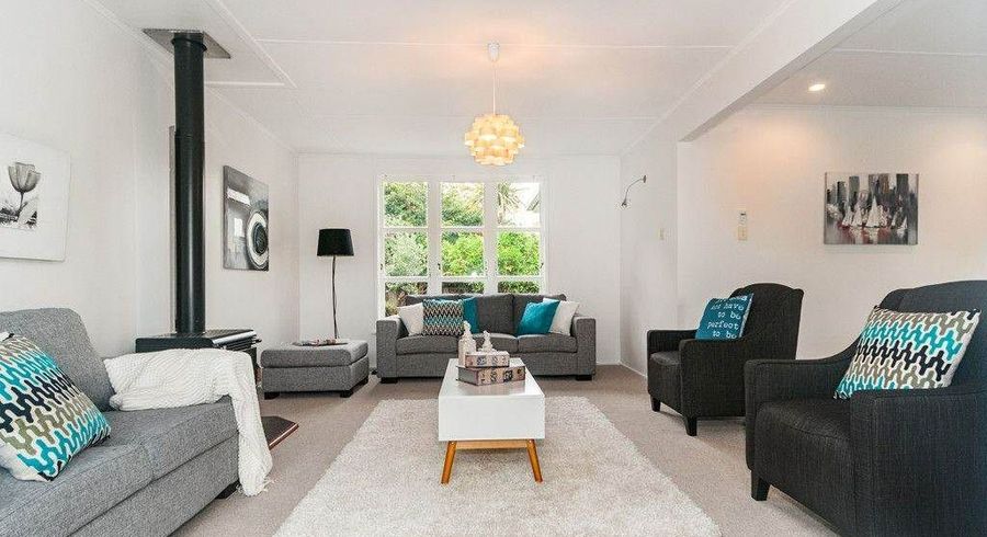  at 9 Farringdon Street, Glen Innes, Auckland