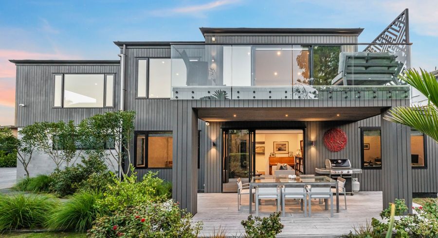  at 2/204 Riddell Road, Glendowie, Auckland City, Auckland