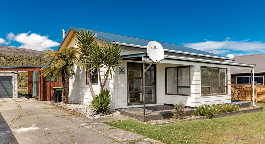  at 52 Mcgill Street, Waimangaroa
