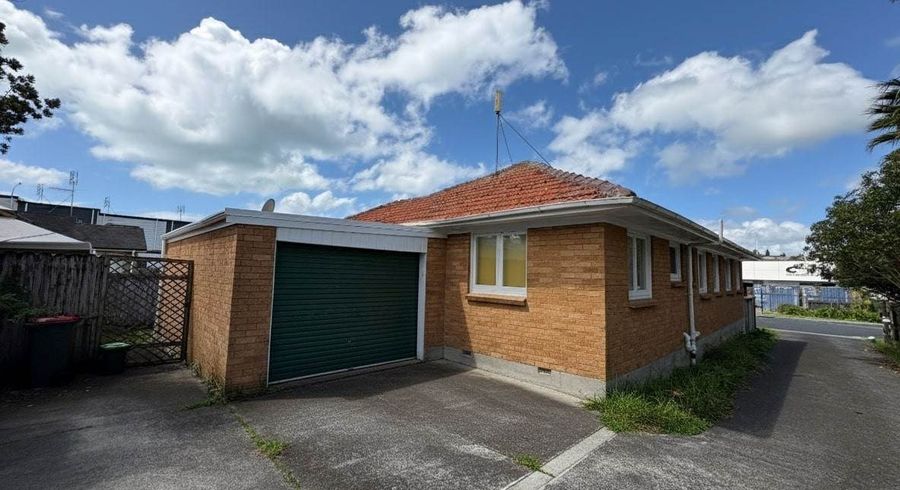  at 1/165 Wellington Street, Howick, Manukau City, Auckland