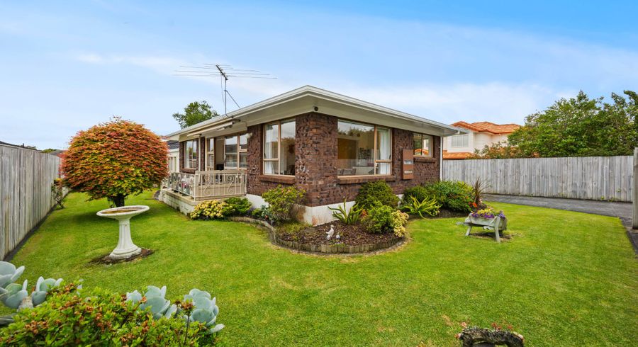  at 5/33 Swanson Road, Henderson, Waitakere City, Auckland