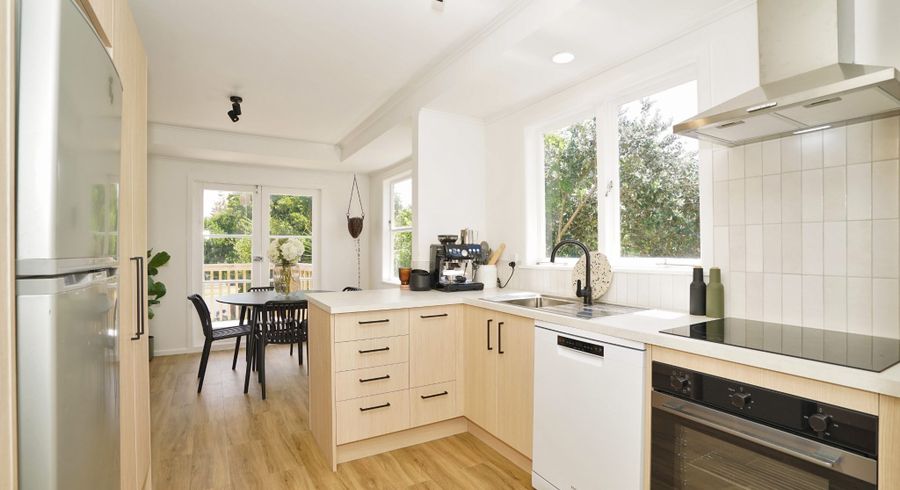  at 32 Resthill Crescent, Glenview, Hamilton