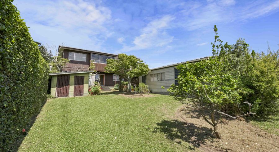  at 42 De Luen Avenue, Tindalls Beach, Whangaparaoa