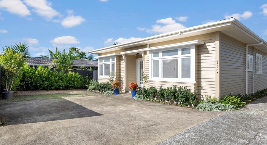  at 1596A Great North Road, Waterview, Auckland