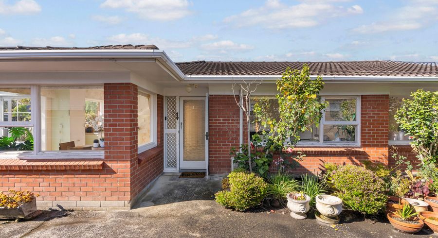  at 2/12 Keldale Place, Forrest Hill, North Shore City, Auckland