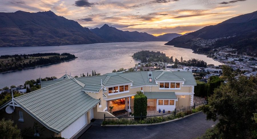  at 3 Windsor Place, Queenstown, Queenstown