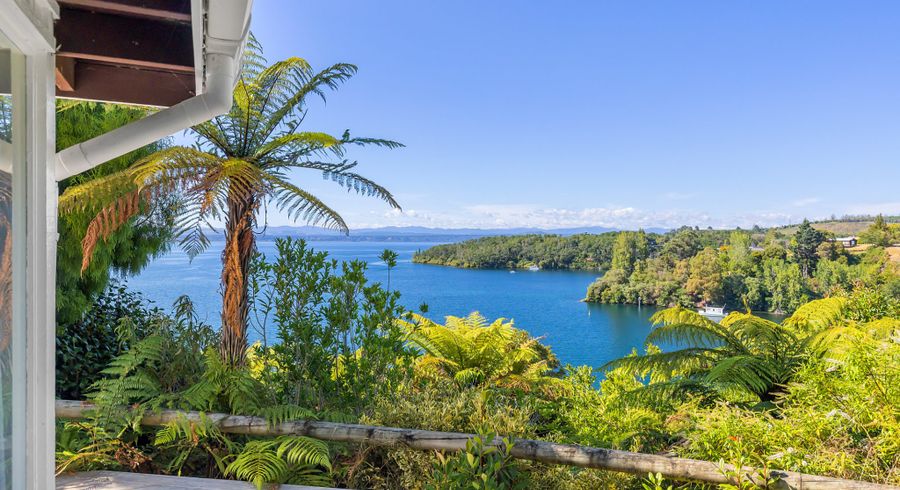  at 846 Wily Terrace, Acacia Bay, Taupo