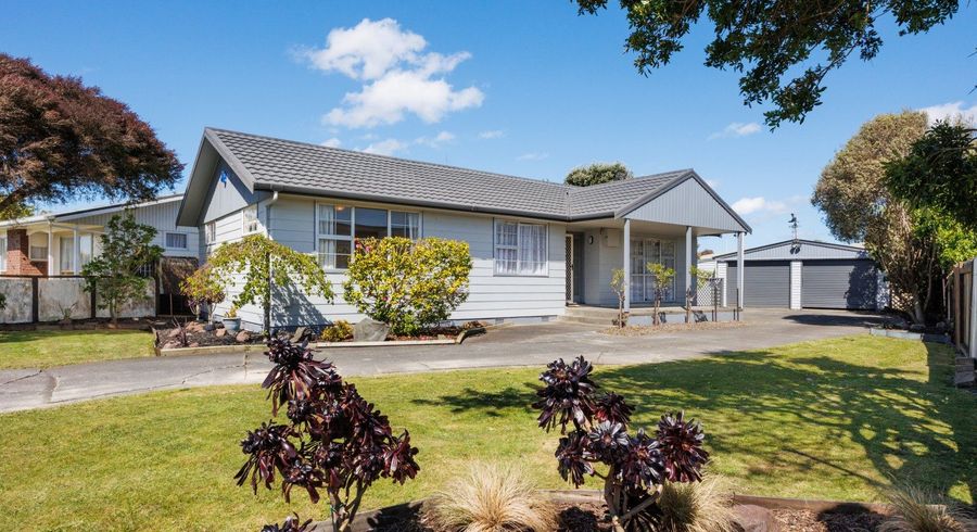  at 8 Paradise Place, Milson, Palmerston North, Manawatu / Whanganui