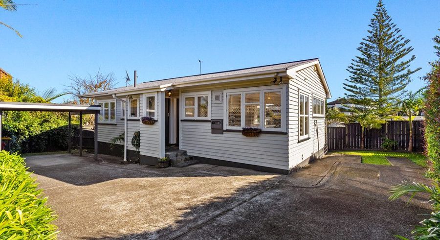  at 1/15 Stanley Avenue, Milford, North Shore City, Auckland
