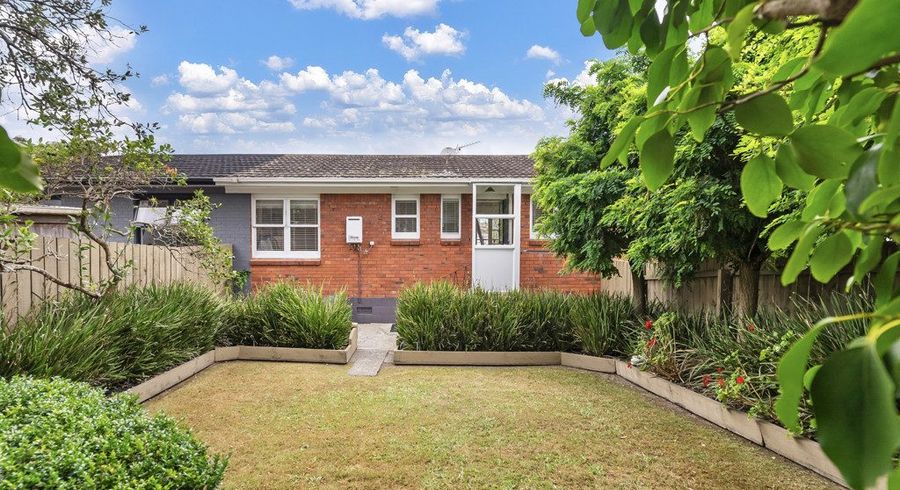  at 2/420 Beach Road, Mairangi Bay, Auckland
