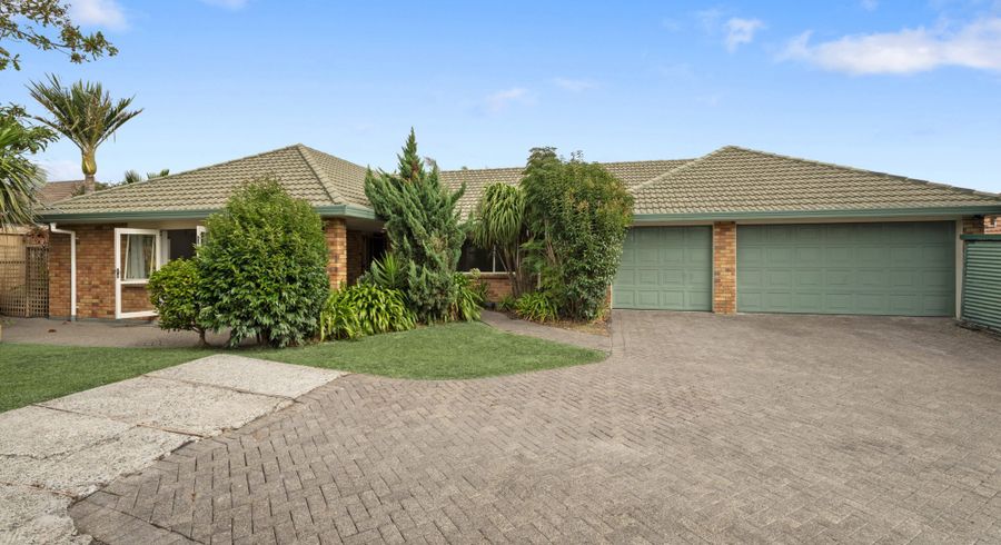  at 8 Hagen Close, Golflands, Manukau City, Auckland
