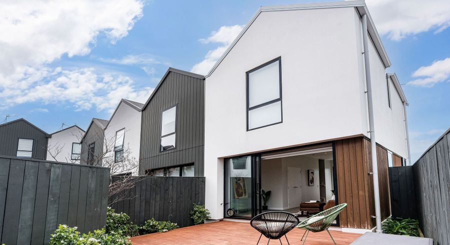  at 5/6 Oswald Crescent, Paparangi, Wellington, Wellington