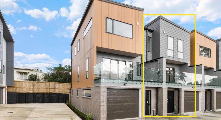  at 4/18 Pine Street, New Lynn, Waitakere City, Auckland