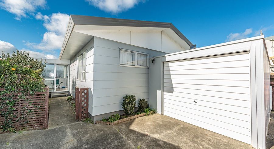  at 15C Saunders Place, Gonville, Whanganui