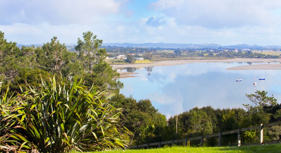  at 11 The Knoll, Greenhithe, Auckland