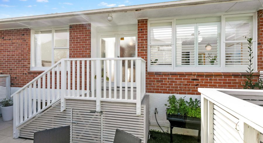  at 2/6 Ngauruhoe Street, Mount Eden, Auckland