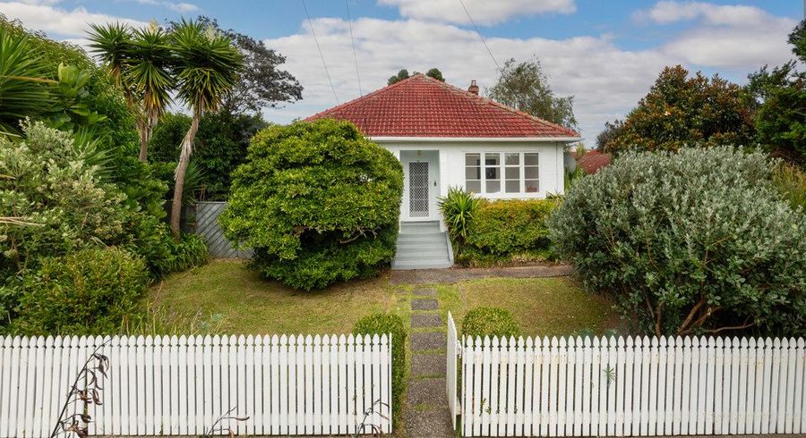  at 10 Parkdale Road, Mount Albert, Auckland
