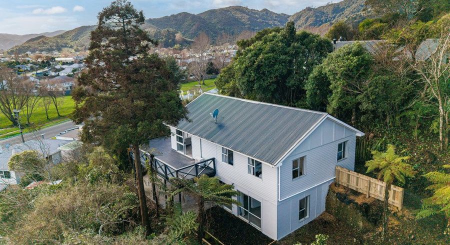  at 214b Waddington Drive, Naenae, Lower Hutt, Wellington