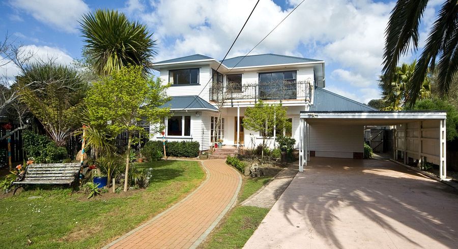  at 17 Beach Road, Te Atatu Peninsula, Waitakere City, Auckland