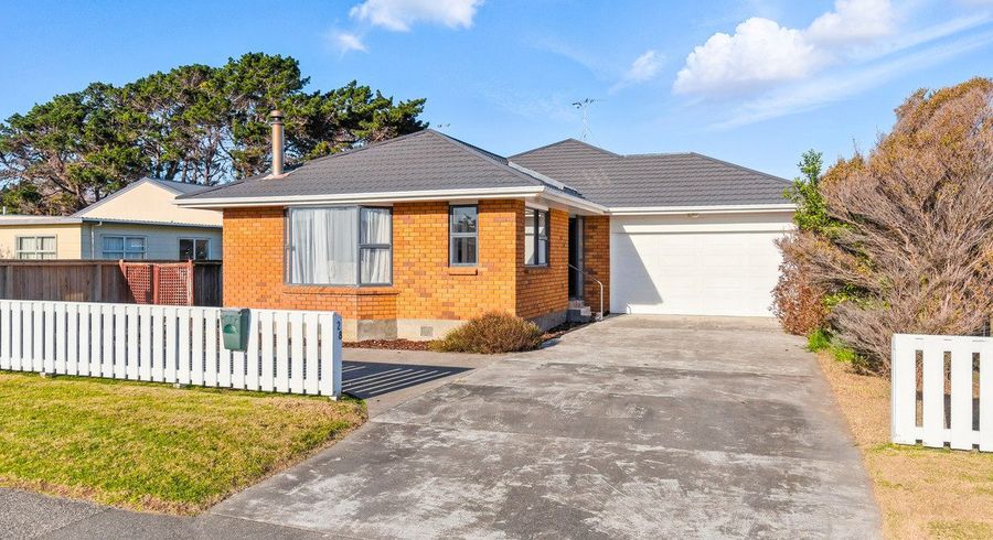  at 28 Te Kupe Road, Paraparaumu Beach, Kapiti Coast, Wellington