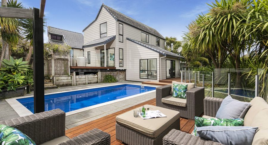  at 33 Waipuia Place, Greenhithe, North Shore City, Auckland