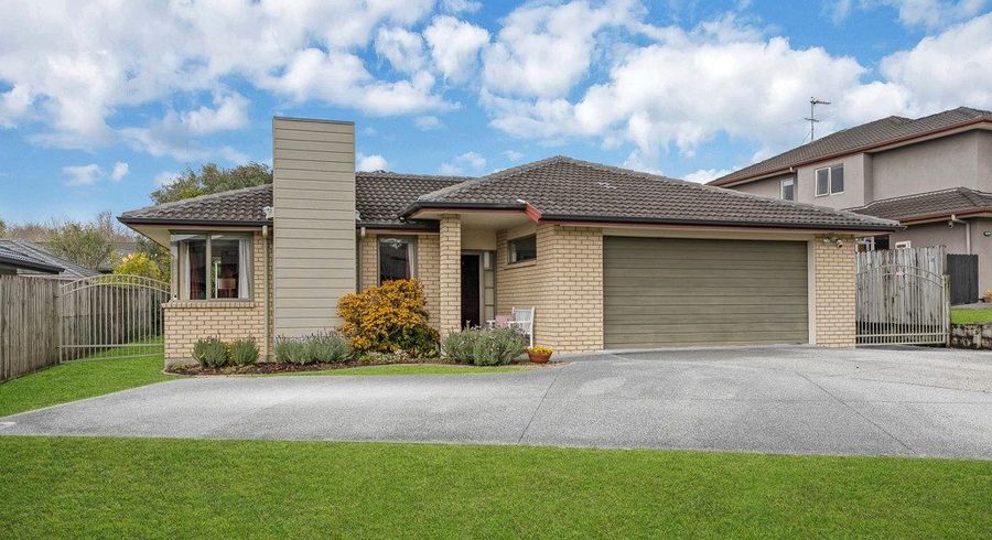  at 4 Fairford Avenue, Henderson, Waitakere City, Auckland