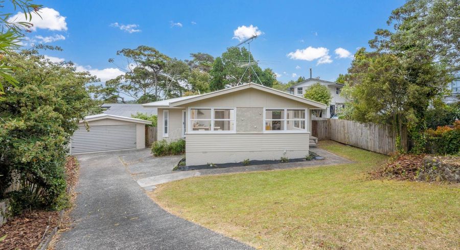  at 14 Sunhaven Avenue, Glenfield, Auckland