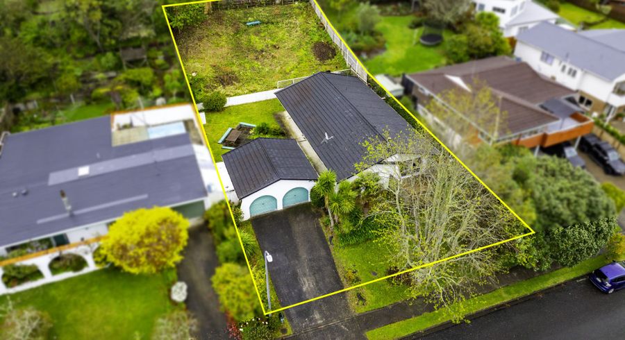  at 40 Stapleford Crescent, Browns Bay, North Shore City, Auckland