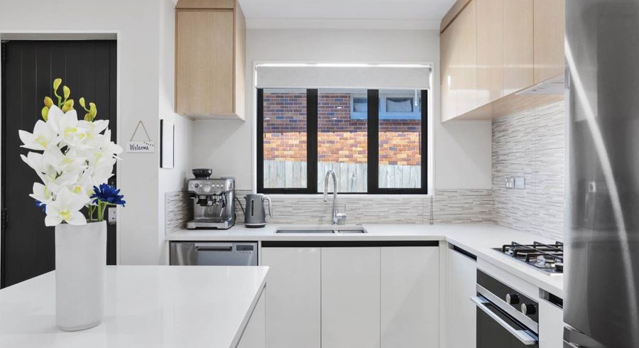  at 9B Kingdale Road, Henderson, Waitakere City, Auckland